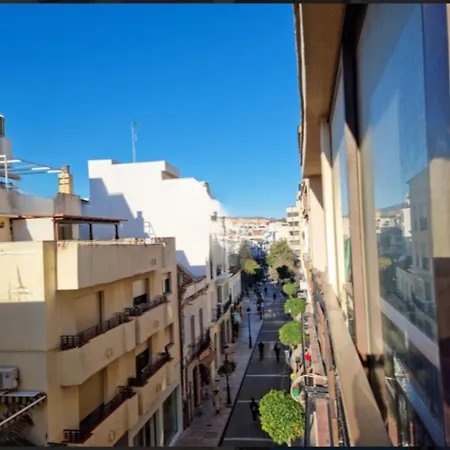 Apartment 3 Bed Sleeps 6 - Free Parking & Balcony Estepona